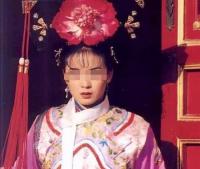 贵妇也缺钱？“皇族后裔”老公欠债，女星三次复出救夫？